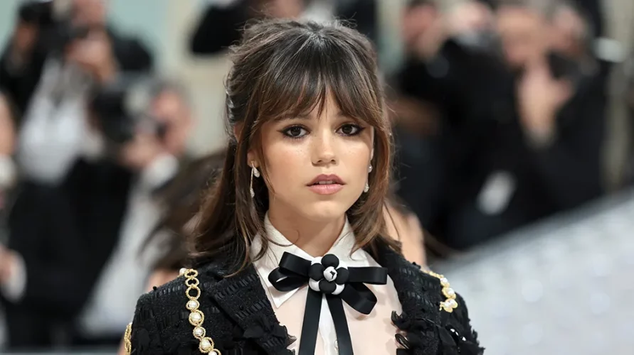 Jenna Ortega Makes Waves in 'Miller’s Girl' as Netflix Shifts Focus(03)