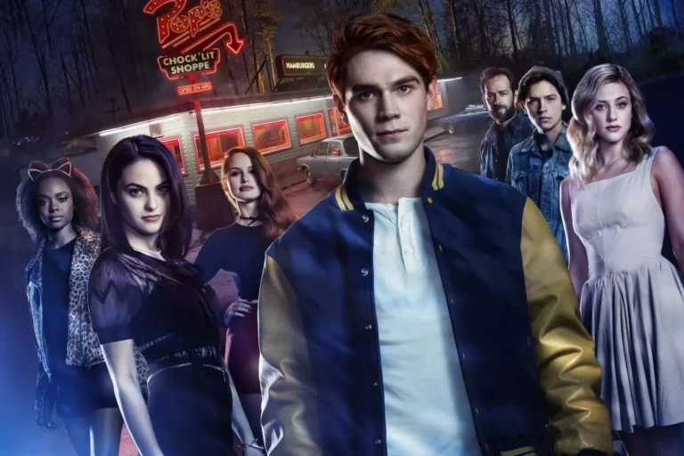 What is the reason for setting Riverdale Season 7 in the 1950s?