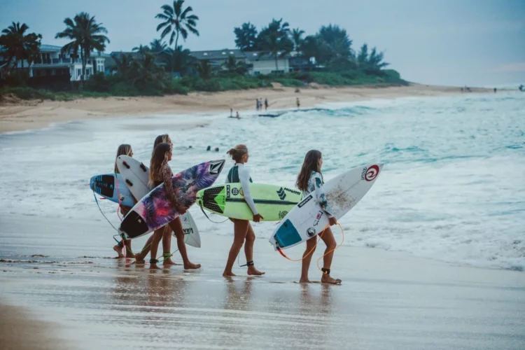 Watch Surf Girls Hawaii In UK