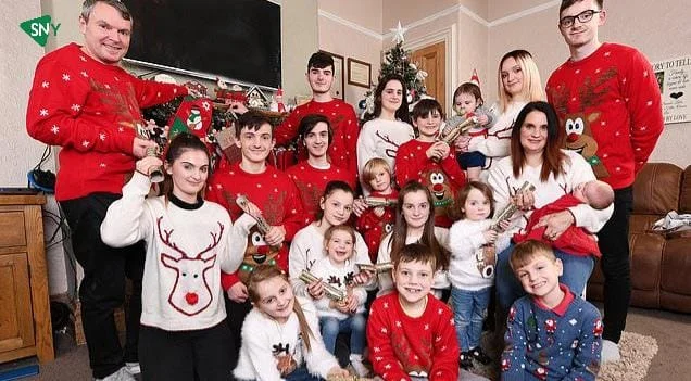 Watch 22 Kids and Counting at Christmas