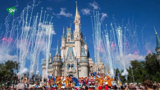 Watch The Disney Parks Magical Christmas Day